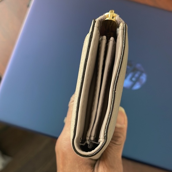 NWOT Kate Spade Wallet with Tassel Zip - Picture 4 of 7